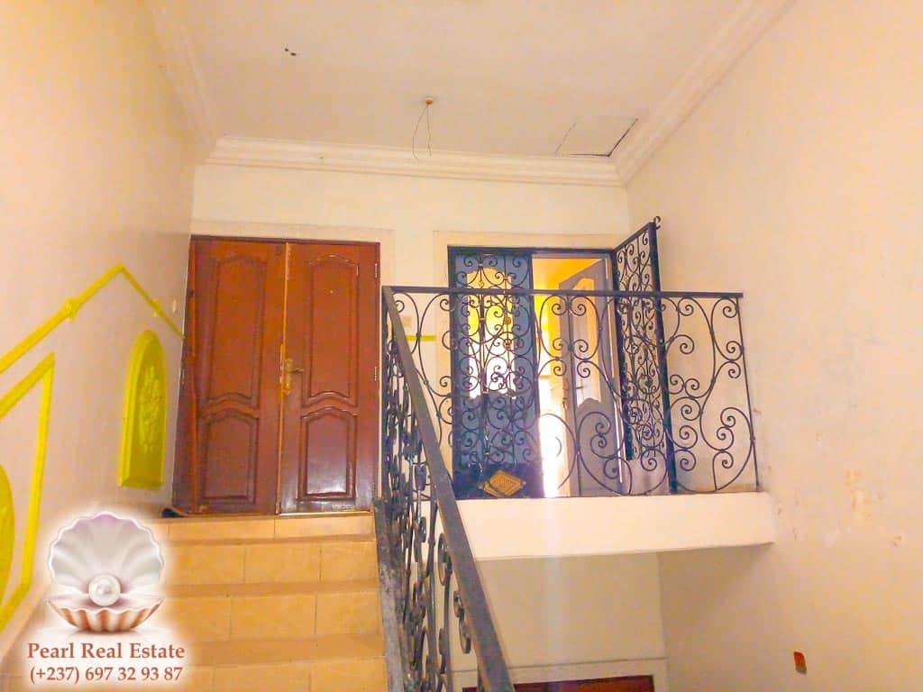 Apartment to rent - Yaoundé, Mfandena, Nouvelle Route Omnisports - 1 living room(s), 2 bedroom(s), 1 bathroom(s) - 250 000 FCFA / month