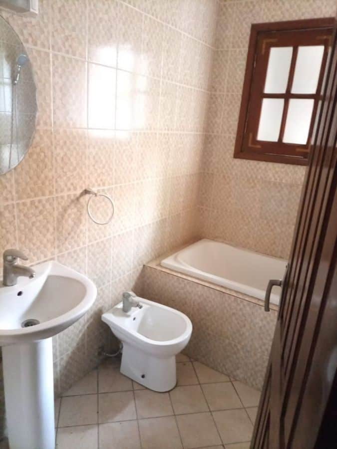 House (Villa) to rent - Douala, Bonamoussadi, Denver - 1 living room(s), 3 bedroom(s), 2 bathroom(s) - 450 000 FCFA / month