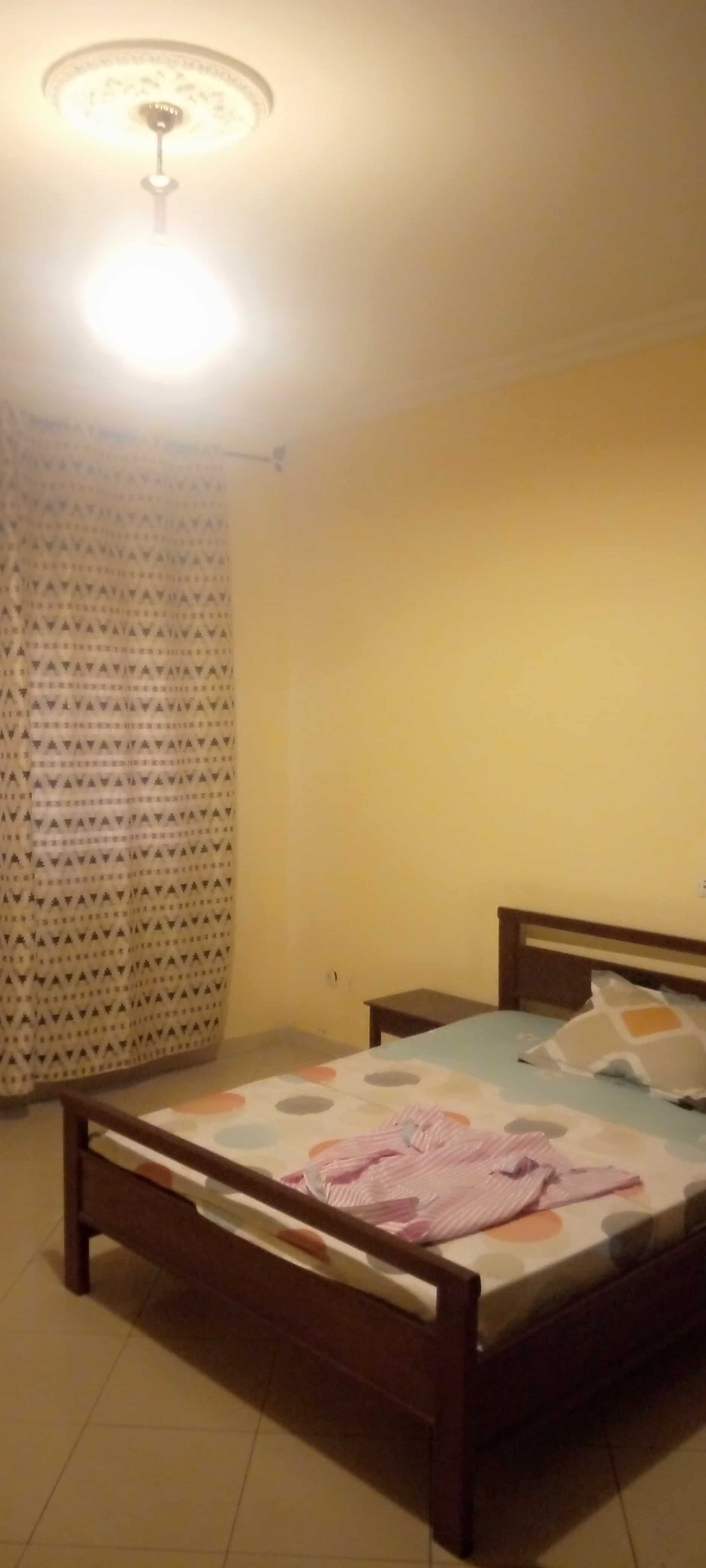 Apartment to rent - Yaoundé, Mfandena, Mfandena - 1 living room(s), 2 bedroom(s), 2 bathroom(s) - 375 000 FCFA / month