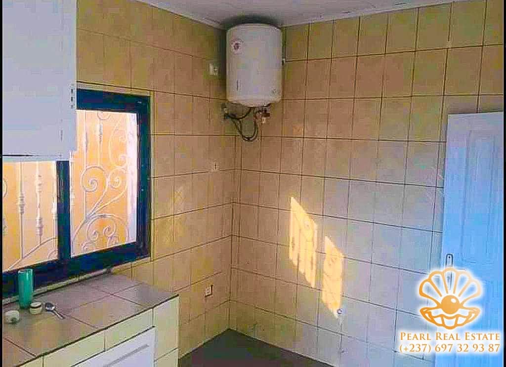 Maison (Villa) à vendre - Yaoundé, Odza, Borne 12 - 1 salon(s), 3 chambre(s), 2 salle(s) de bains - 40 000 000 FCFA