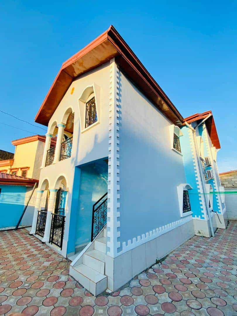 Maison (Villa) à vendre - Yaoundé, Mfandena, Mfandena - 1 salon(s), 4 chambre(s), 3 salle(s) de bains - 200 000 000 FCFA