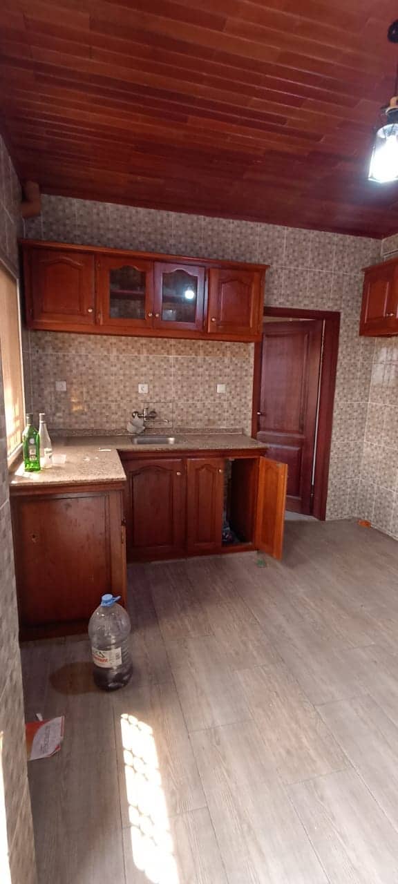 Apartment to rent - Yaoundé, Mfandena, Mfandena - 1 living room(s), 3 bedroom(s), 4 bathroom(s) - 550 000 FCFA / month