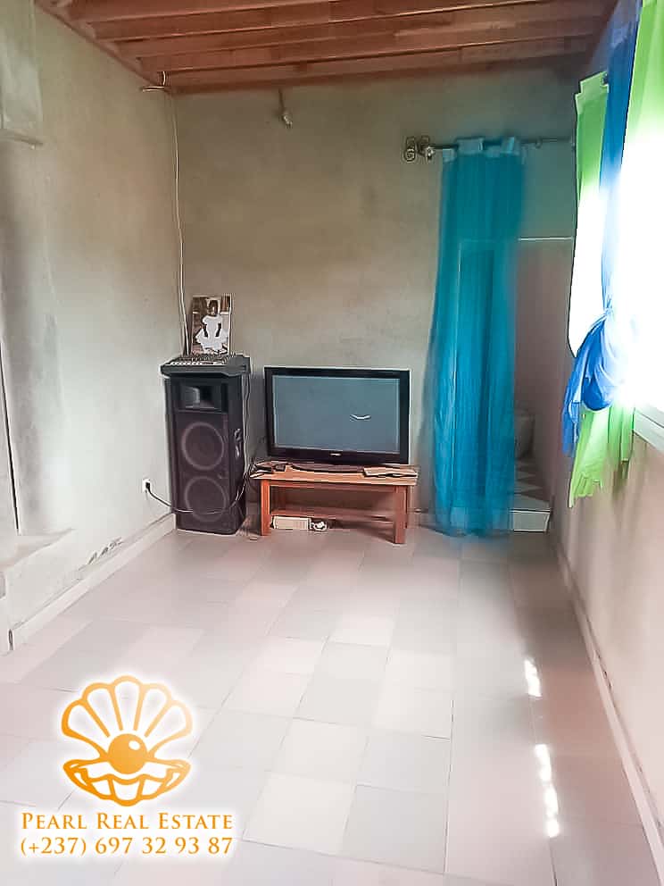Maison (Villa) à vendre - Yaoundé, Ekoumdoum, Happi, Carrefour pressé-pressé - 1 salon(s), 4 chambre(s), 3 salle(s) de bains - 40 000 000 FCFA