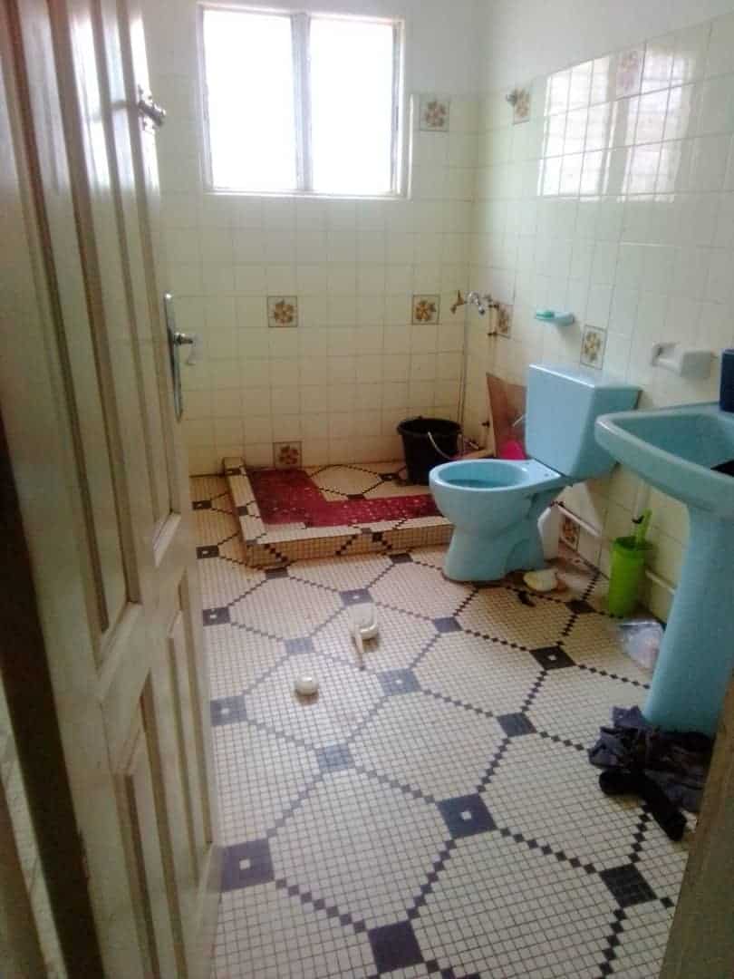 Maison (Villa) à louer - Yaoundé, Mfandena, Titi garage - 1 salon(s), 4 chambre(s), 3 salle(s) de bains - 500 000 FCFA / mois