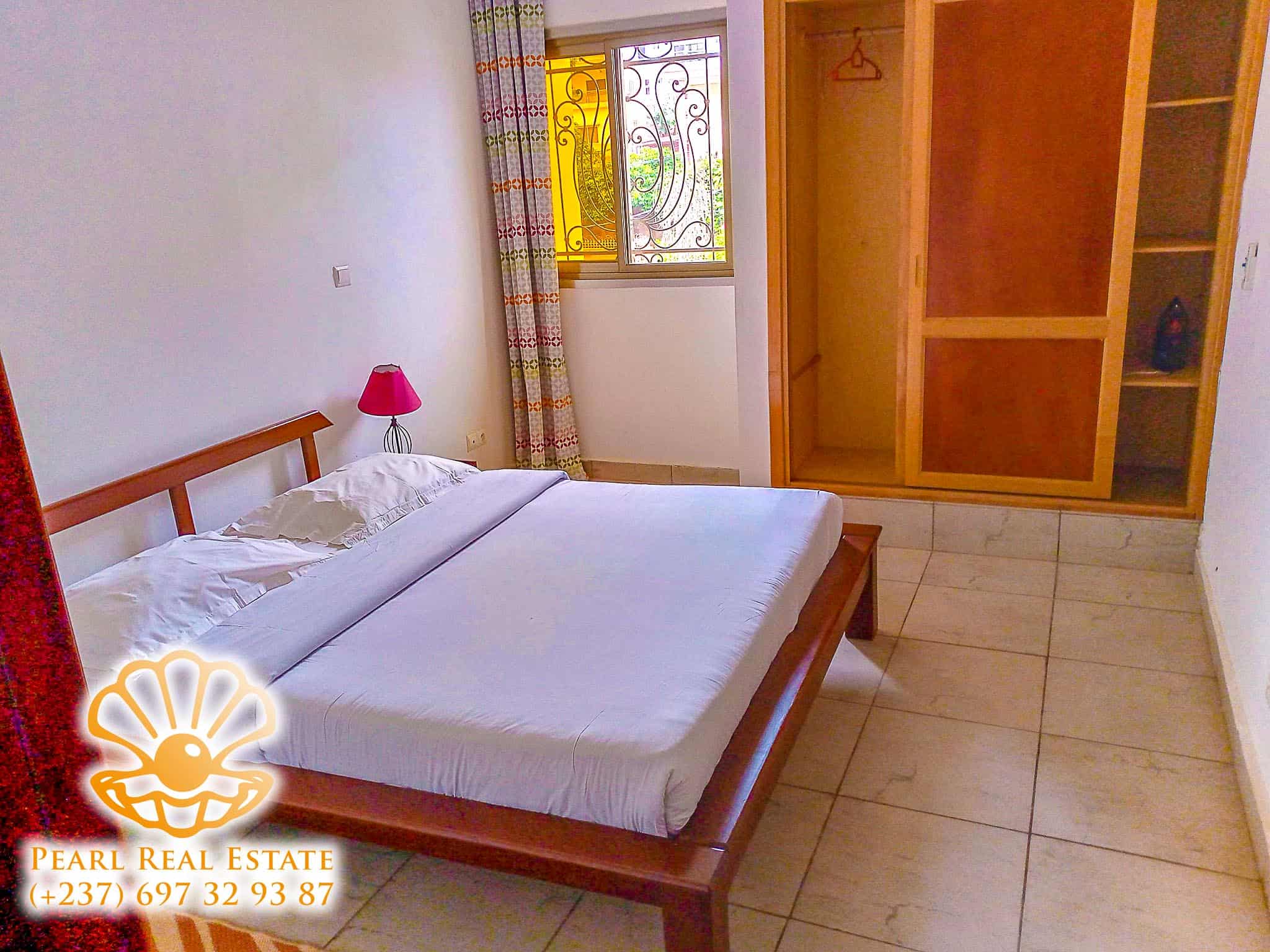 Apartment to rent - Yaoundé, Bastos, Golf - 1 living room(s), 3 bedroom(s), 2 bathroom(s) - 1 000 000 FCFA / month