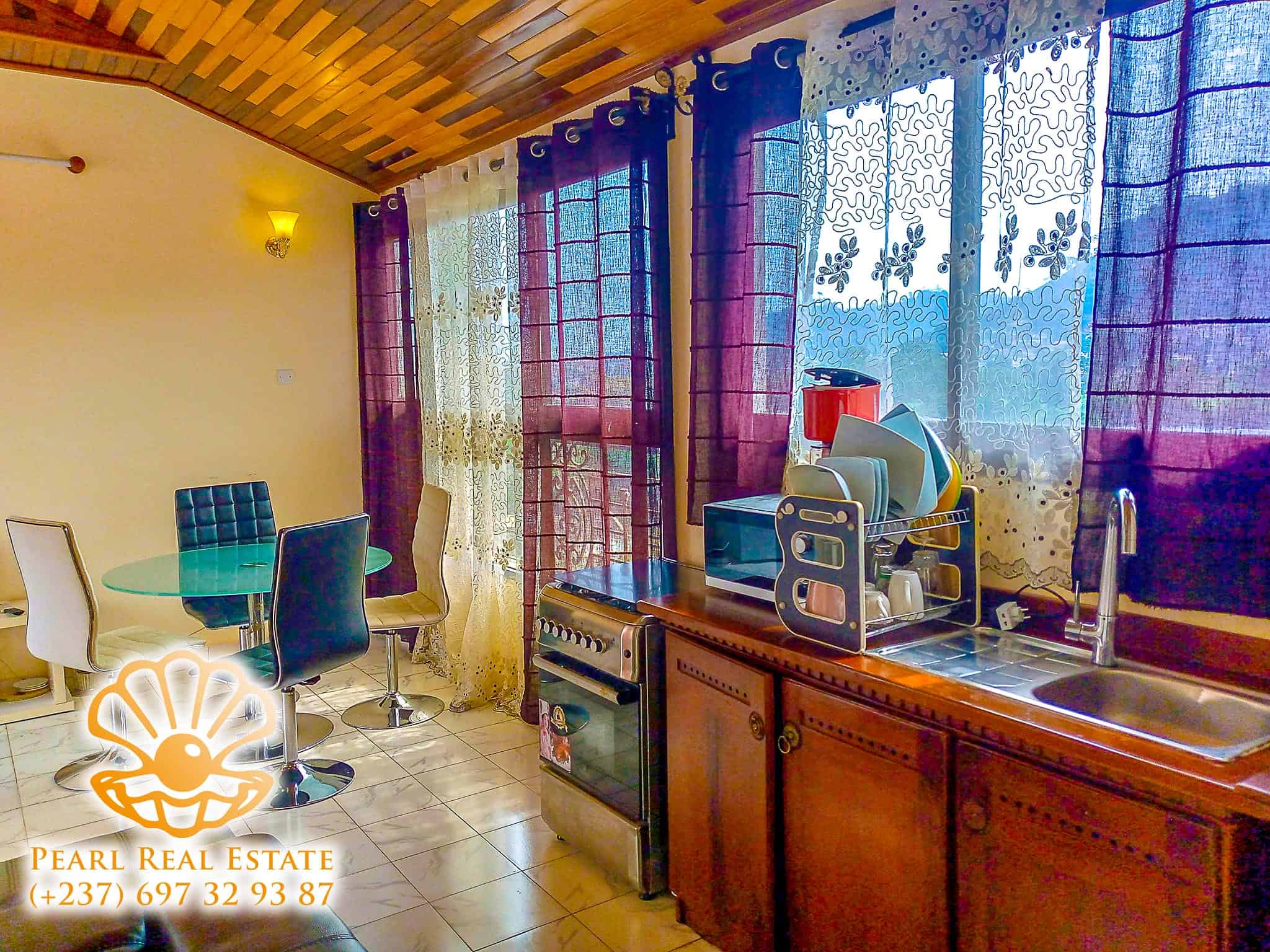 Apartment to rent - Yaoundé, Bastos, Golf - 1 living room(s), 1 bedroom(s), 1 bathroom(s) - 35 000 FCFA / month