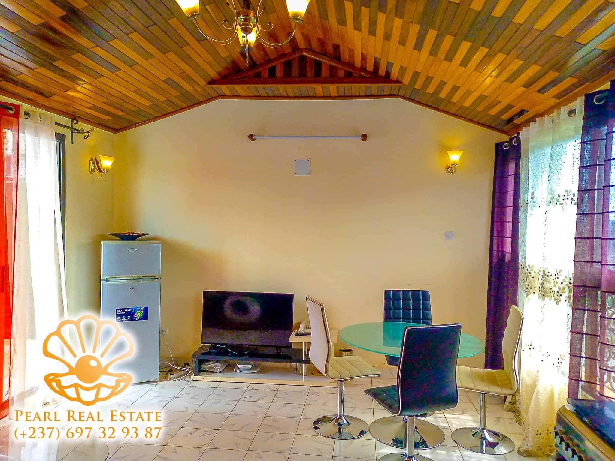 Apartment to rent - Yaoundé, Bastos, Golf - 1 living room(s), 1 bedroom(s), 1 bathroom(s) - 35 000 FCFA / month