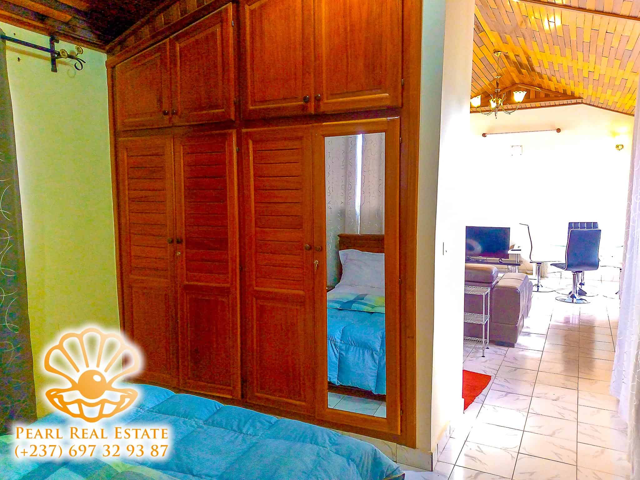 Apartment to rent - Yaoundé, Bastos, Golf - 1 living room(s), 1 bedroom(s), 1 bathroom(s) - 35 000 FCFA / month