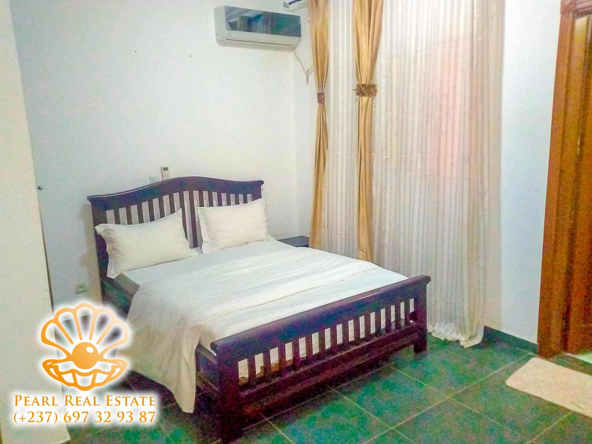 Apartment to rent - Yaoundé, Bastos, Golf - 1 living room(s), 2 bedroom(s), 1 bathroom(s) - 1 500 000 FCFA / month