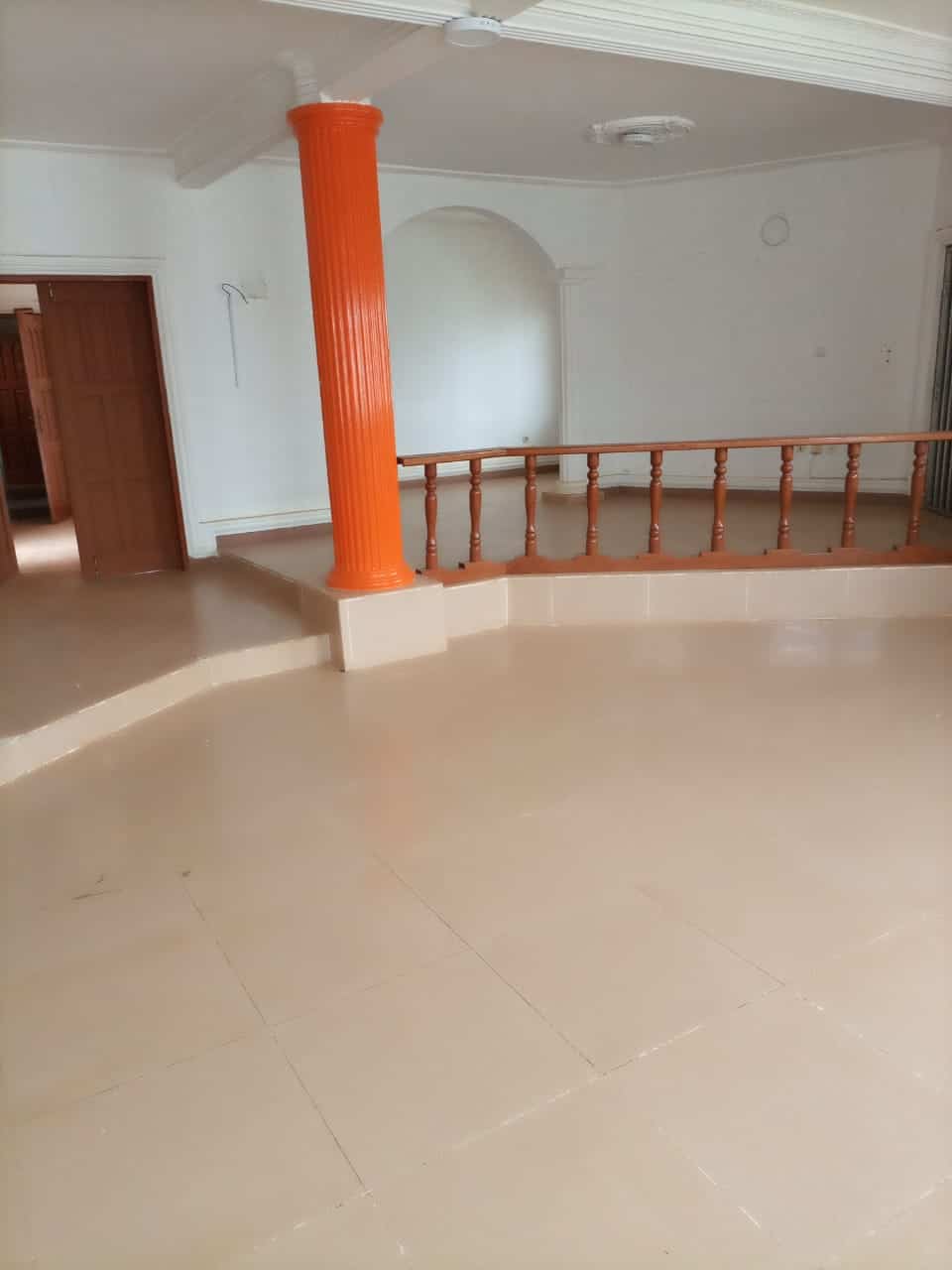 Maison (Duplex) à vendre - Yaoundé, Bastos, Palais de congrès - 2 salon(s), 6 chambre(s), 7 salle(s) de bains - 500 000 000 FCFA