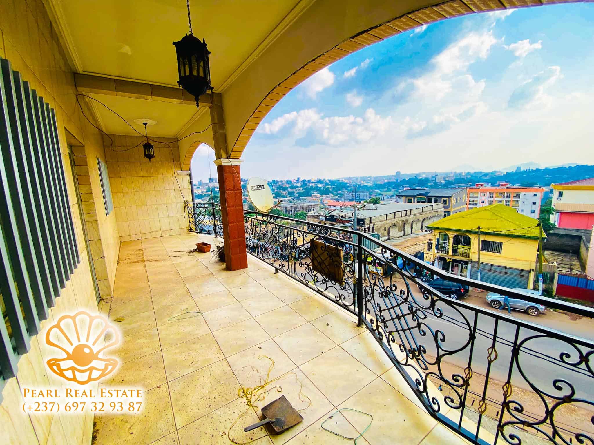 Apartment to rent - Yaoundé, Mfandena, Nouvelle route - 1 living room(s), 2 bedroom(s), 1 bathroom(s) - 250 000 FCFA / month