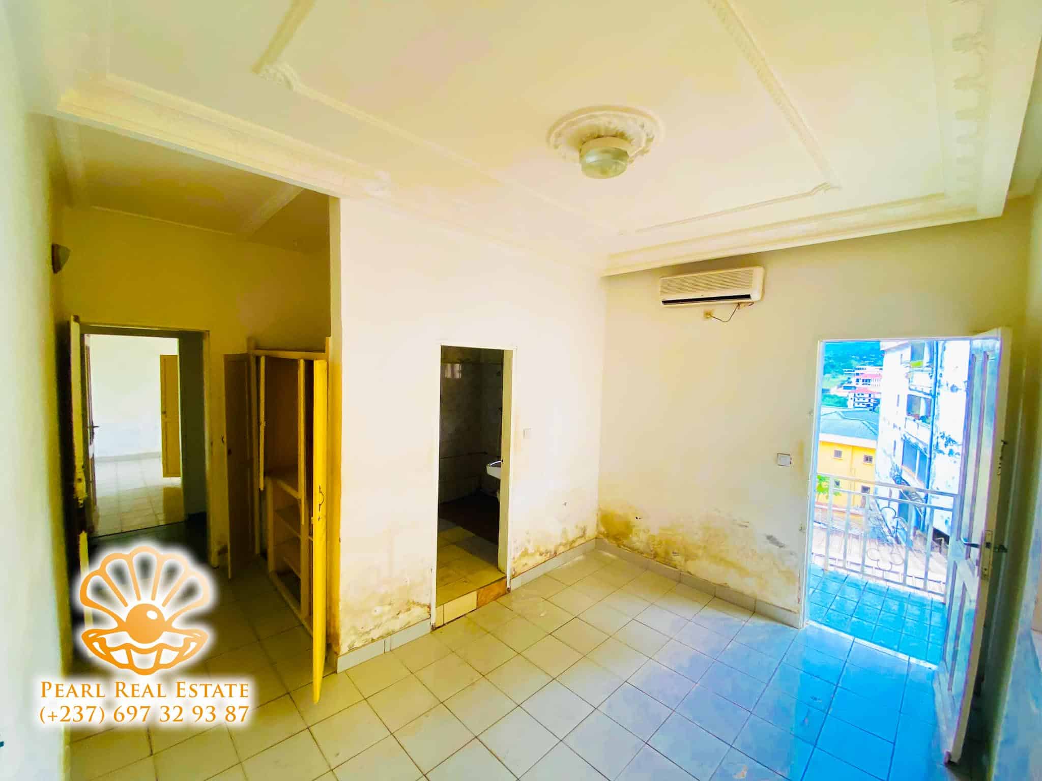 Appartement à louer - Yaoundé, Bastos, Ambassade de Chine - 1 salon(s), 2 chambre(s), 1 salle(s) de bains - 250 000 FCFA / mois