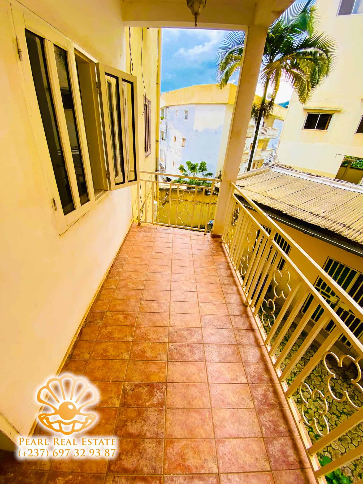 Appartement à louer - Yaoundé, Bastos, Ambassade de Chine - 1 salon(s), 2 chambre(s), 1 salle(s) de bains - 250 000 FCFA / mois