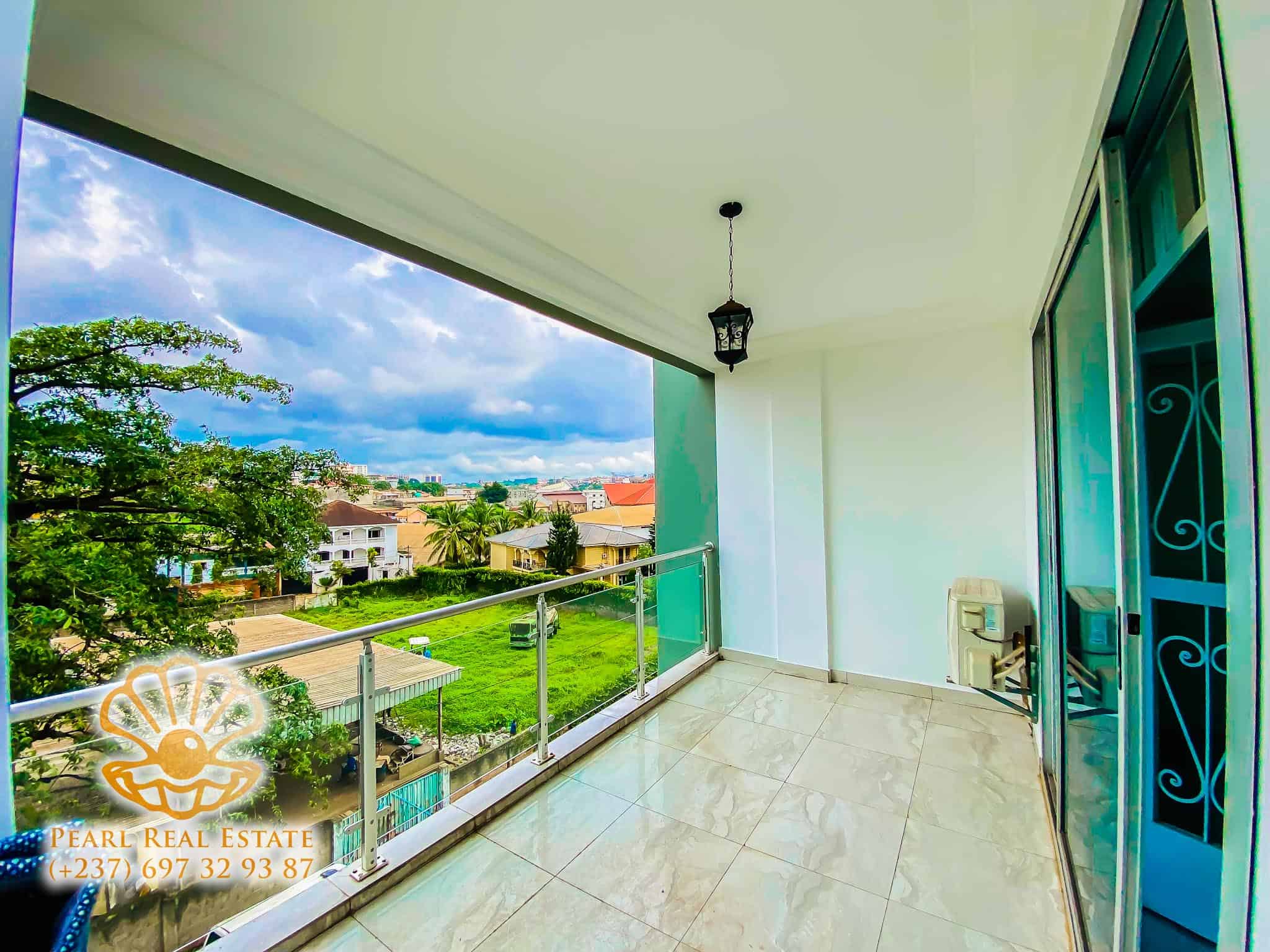 Apartment to rent - Yaoundé, Bastos, Tradex Bastos - 1 living room(s), 2 bedroom(s), 1 bathroom(s) - 900 000 FCFA / month