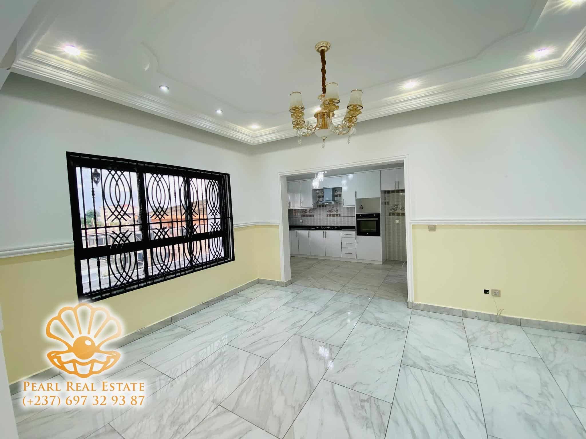 Apartment to rent - Yaoundé, Bastos, Golf - 1 living room(s), 3 bedroom(s), 2 bathroom(s) - 2 000 000 FCFA / month