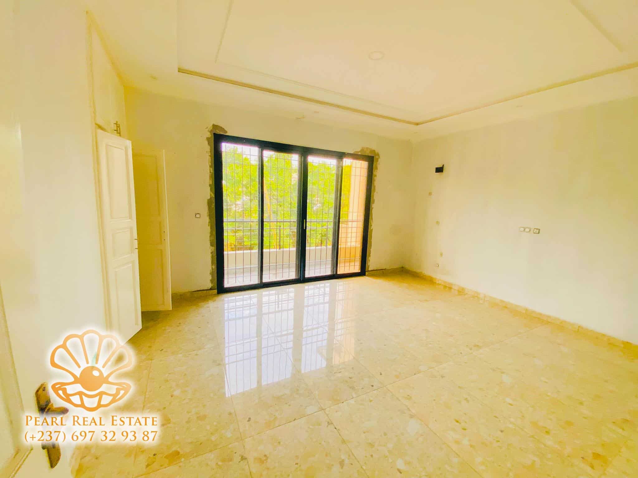 House (Villa) to rent - Yaoundé, Bastos, Ambassade de Chine - 1 living room(s), 4 bedroom(s), 3 bathroom(s) - 2 000 000 FCFA / month