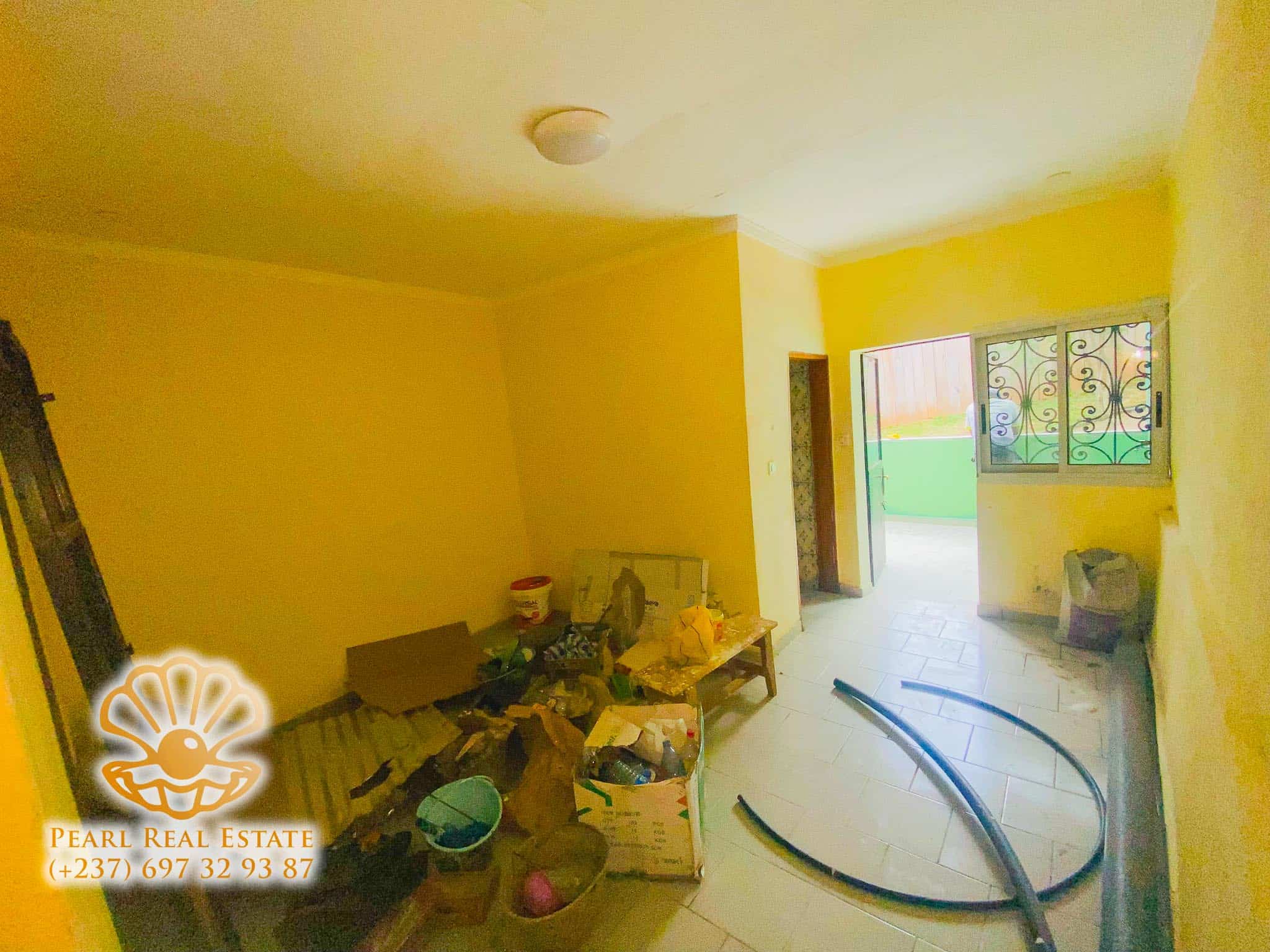 Appartement à louer - Yaoundé, Bastos, Hôtel diplomates - 1 salon(s), 1 chambre(s), 1 salle(s) de bains - 120 000 FCFA / mois