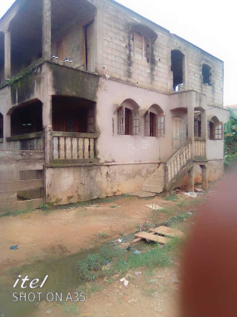 House (Triplex) for sale - Yaoundé, Mendong, Immobilier - 2 living room(s), 13 bedroom(s), 7 bathroom(s) - 39 000 000 FCFA / month