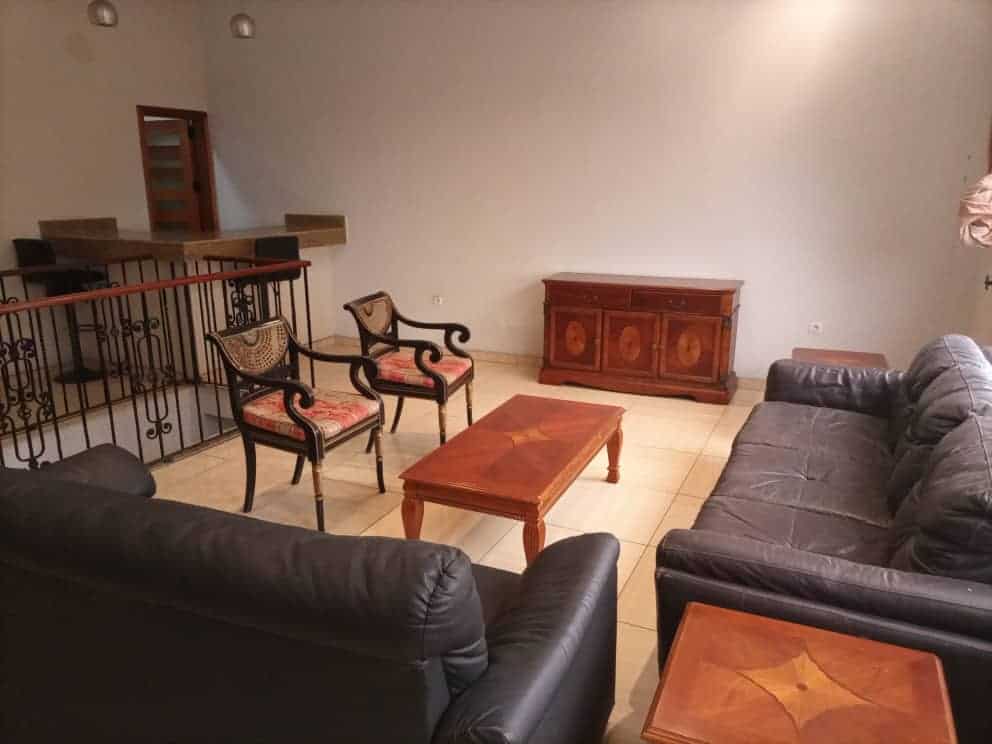 Apartment to rent - Douala, Bonanjo, Bonanjo - 1 living room(s), 3 bedroom(s), 2 bathroom(s) - 800 000 FCFA / month