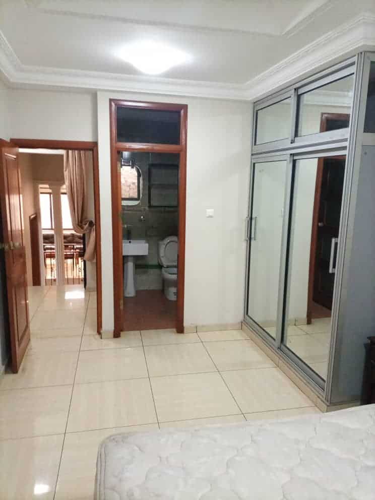 Apartment to rent - Douala, Bonanjo, Bonanjo - 1 living room(s), 3 bedroom(s), 2 bathroom(s) - 800 000 FCFA / month