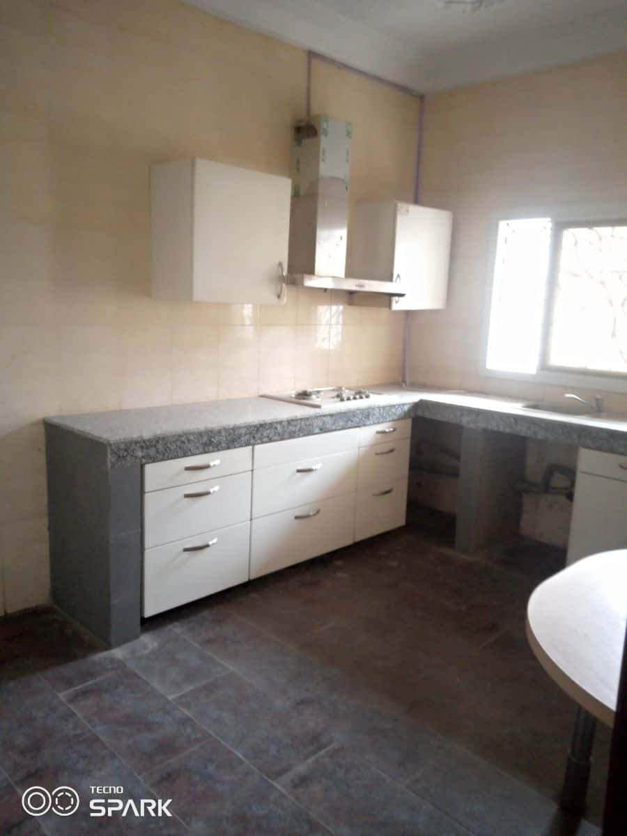 Apartment to rent - Yaoundé, Bastos, Golf - 1 living room(s), 3 bedroom(s), 4 bathroom(s) - 1 000 000 FCFA / month