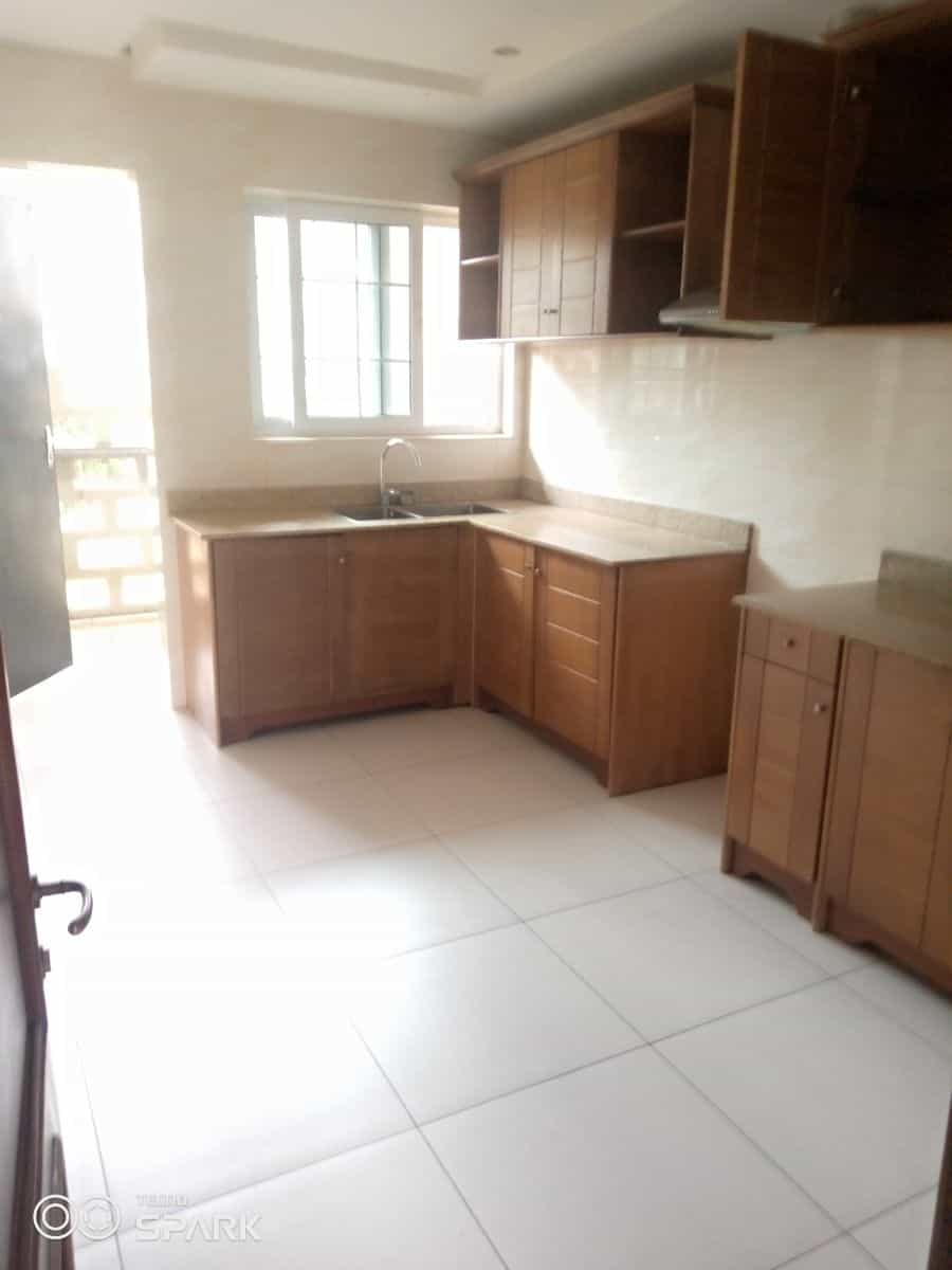 Apartment to rent - Yaoundé, Bastos, Allemagne - 1 living room(s), 1 bedroom(s), 2 bathroom(s) - 500 000 FCFA / month