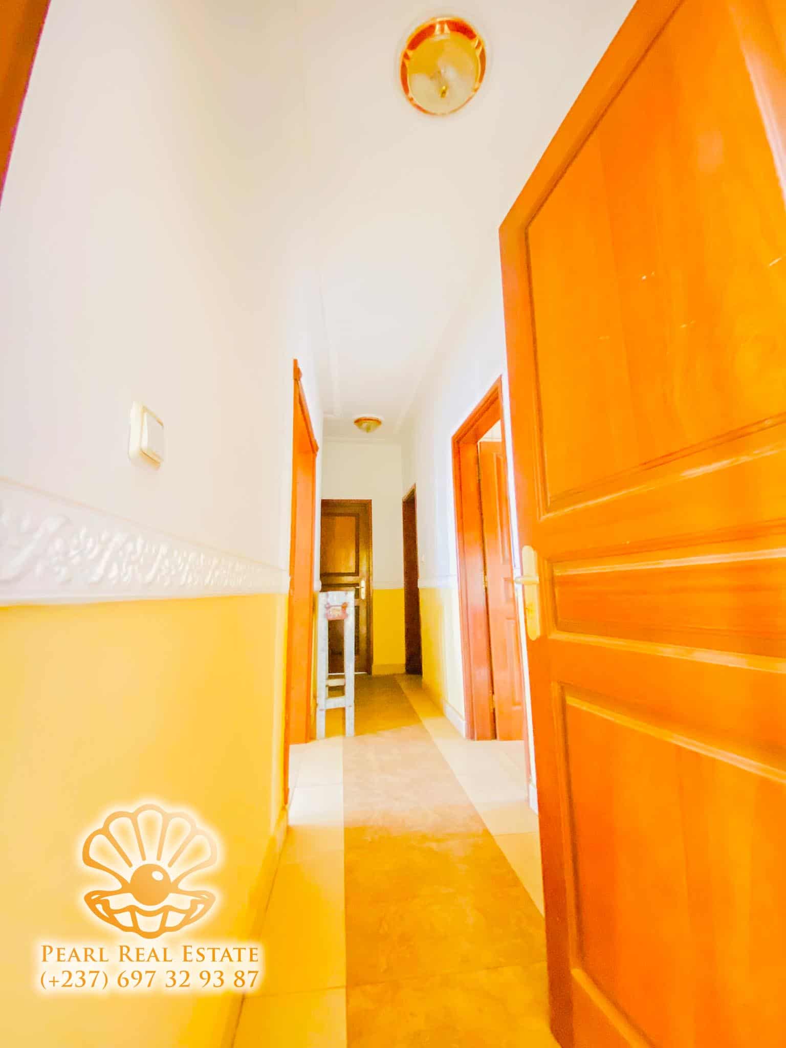 Appartement à louer - Yaoundé, Bastos, Dragages - 1 salon(s), 2 chambre(s), 1 salle(s) de bains - 320 000 FCFA / mois