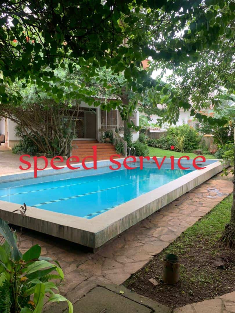 Office to rent at Yaoundé, Bastos, Bastos - 700 m2 - 1 600 000 FCFA