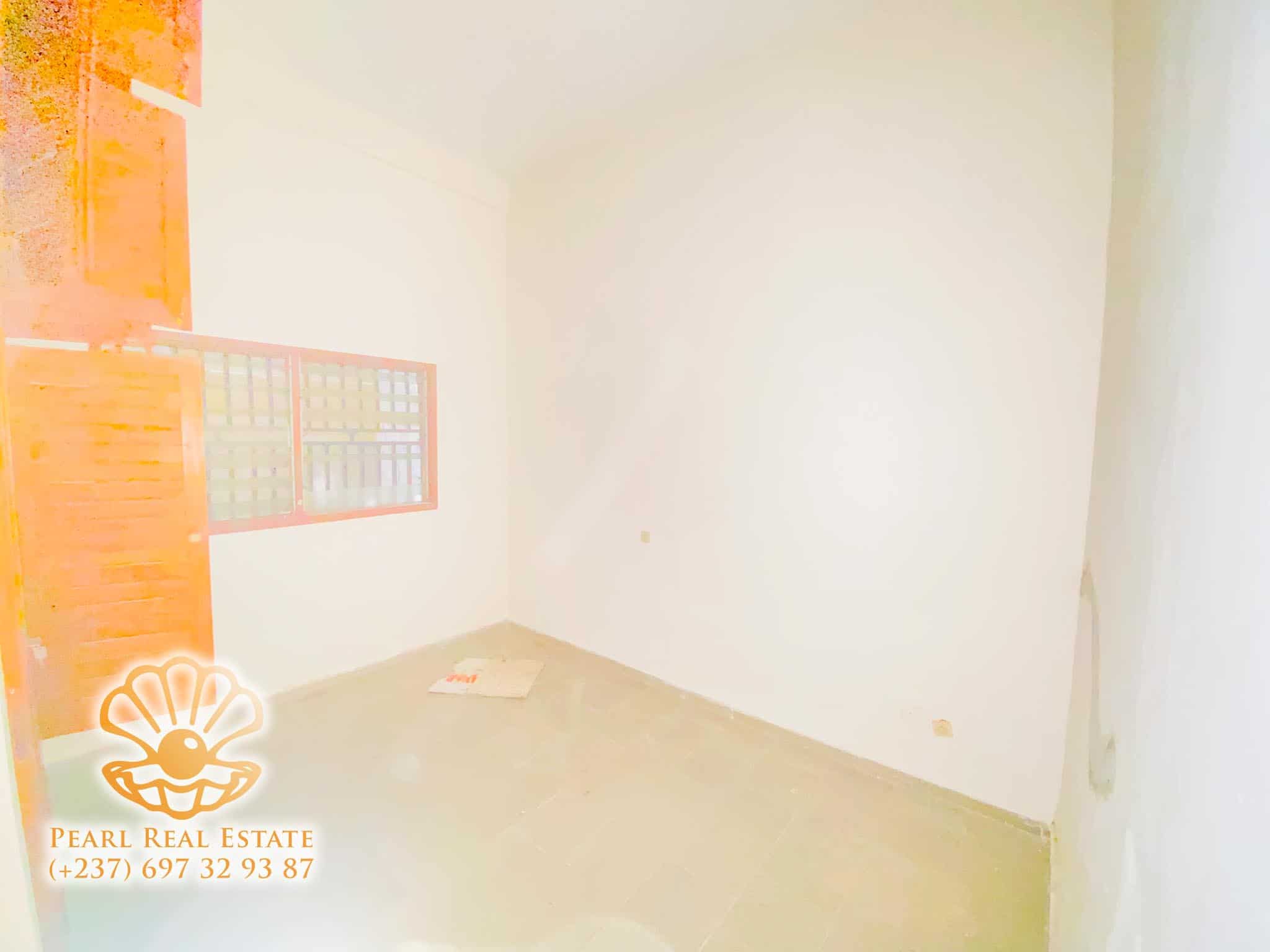 Apartment to rent - Yaoundé, Bastos, Carrefour Bastos - 1 living room(s), 2 bedroom(s), 1 bathroom(s) - 265 000 FCFA / month