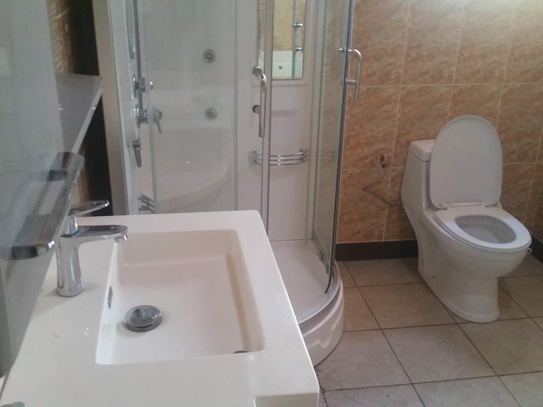 House (Villa) for sale - Yaoundé, Odza, Auberge bleue - 1 living room(s), 4 bedroom(s), 3 bathroom(s) - 220 000 000 FCFA / month