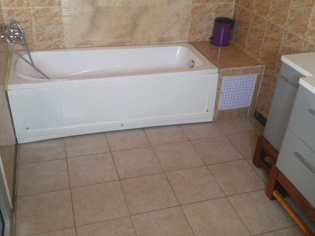 House (Villa) for sale - Yaoundé, Odza, Auberge bleue - 1 living room(s), 4 bedroom(s), 3 bathroom(s) - 220 000 000 FCFA / month