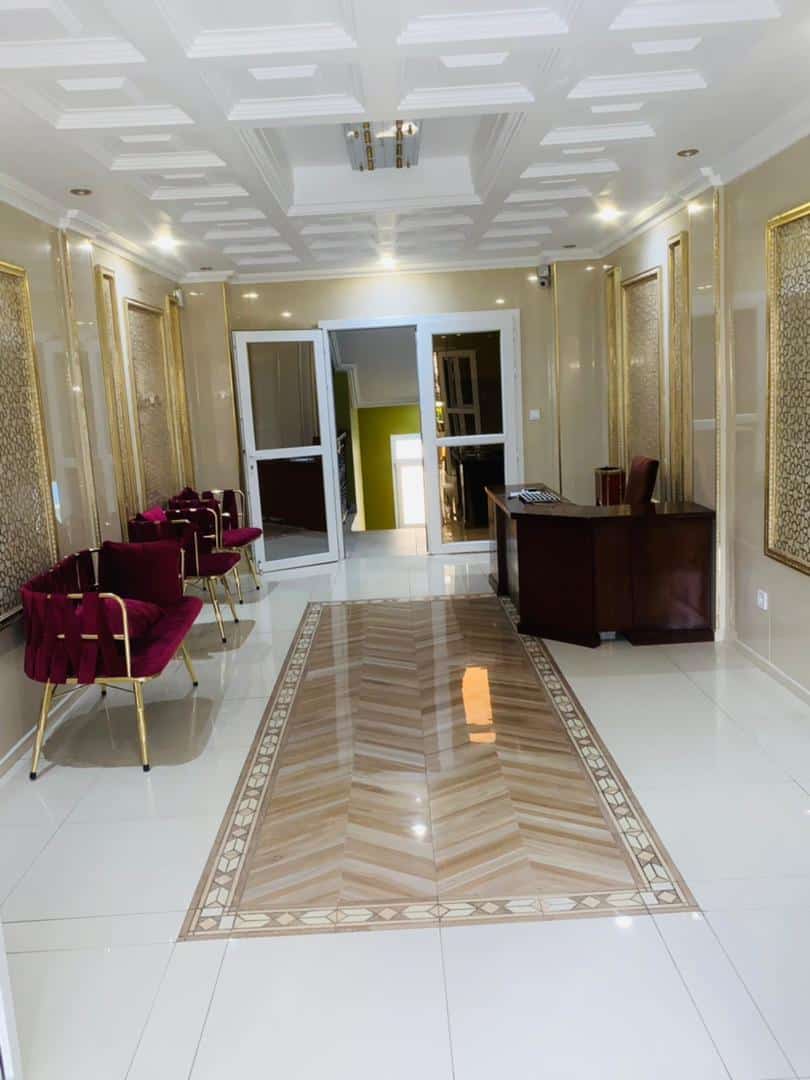 Apartment to rent - Yaoundé, Bastos, Bastos  immeuble avec ascenseur, réserve d'eau, caméra, groupe électrogène - 1 living room(s), 2 bedroom(s), 3 bathroom(s) - 650 000 FCFA / month