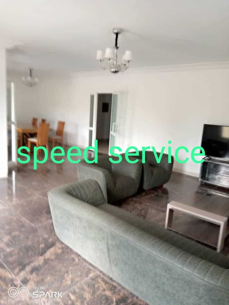 Apartment to rent - Yaoundé, Bastos, Appartement non meublé avec ascenseur, réserve d'eau, caméra de surveillance, groupe électrogène, salle de sport - 1 living room(s), 3 bedroom(s), 4 bathroom(s) - 2 000 000 FCFA / month