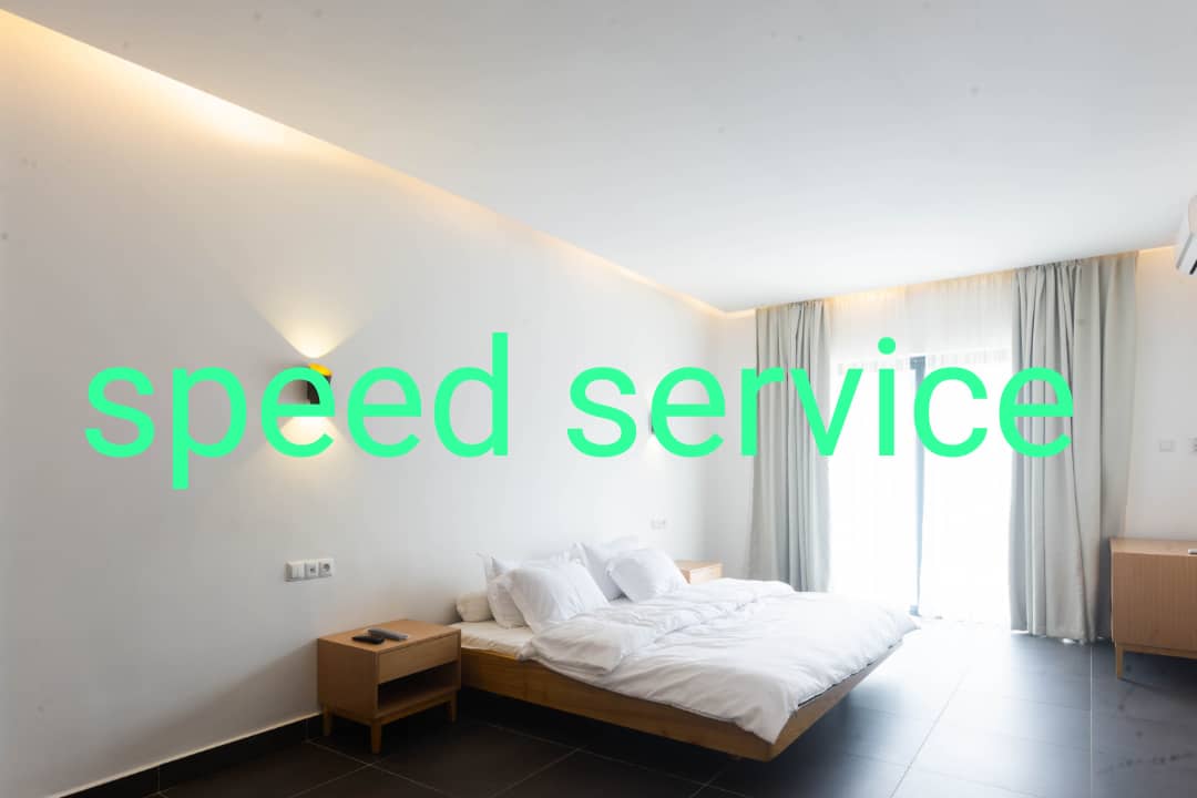 Apartment to rent - Yaoundé, Bastos, Golf appartement non meuble avec ascenseur, réserve d'eau, caméra de surveillance, groupe électrogène - 1 living room(s), 3 bedroom(s), 4 bathroom(s) - 2 500 000 FCFA / month