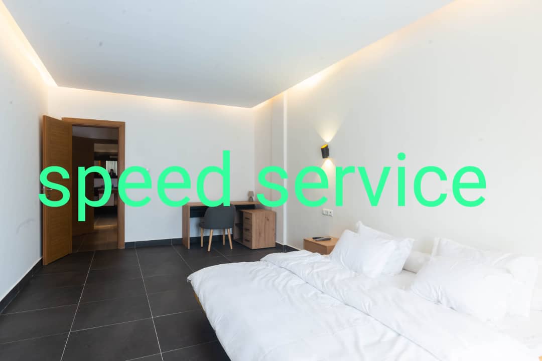 Apartment to rent - Yaoundé, Bastos, Golf appartement non meuble avec ascenseur, réserve d'eau, caméra de surveillance, groupe électrogène - 1 living room(s), 3 bedroom(s), 4 bathroom(s) - 2 500 000 FCFA / month