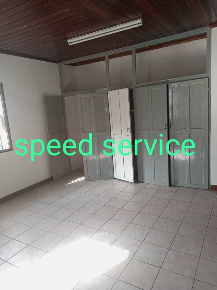 Office to rent at Yaoundé, Bastos, Bastos - 1200 m2 - 2 500 000 FCFA