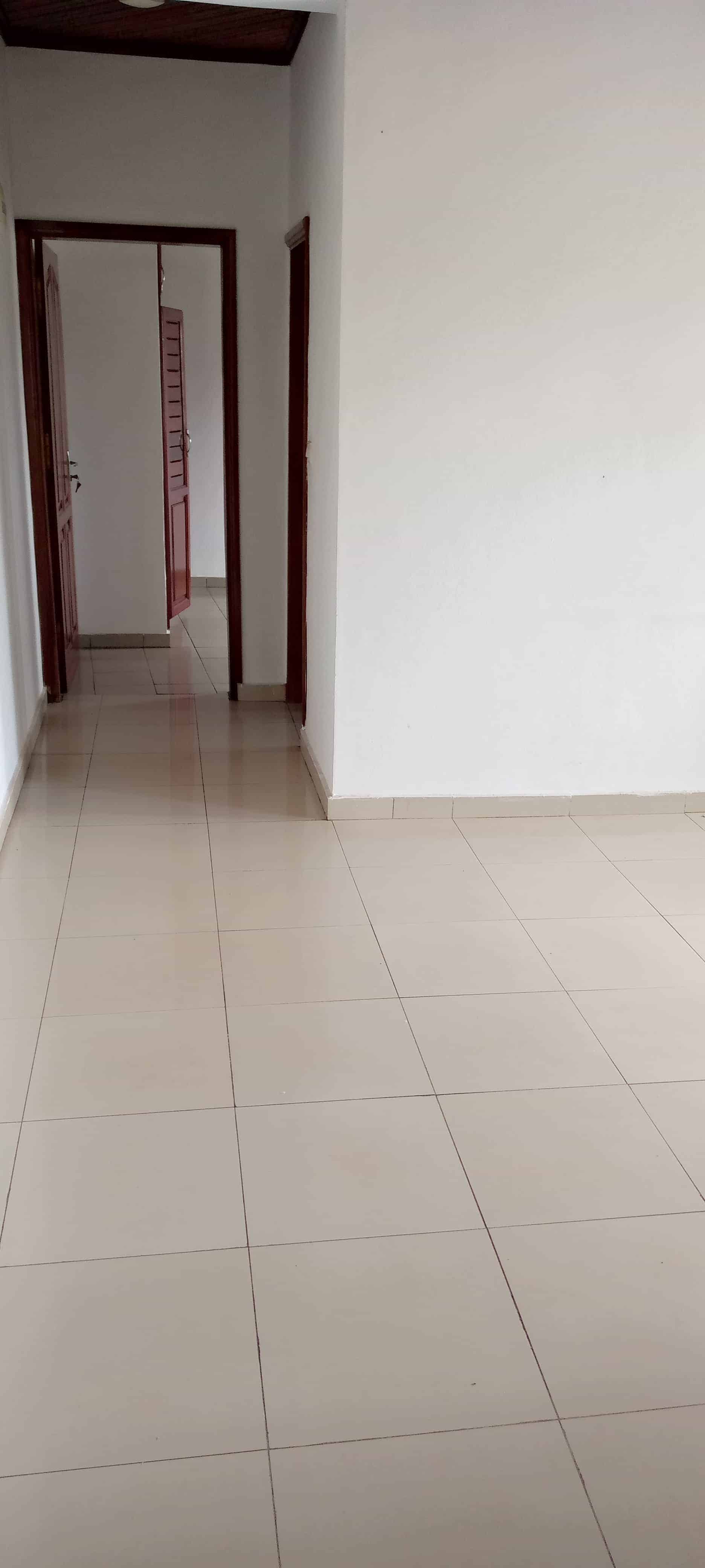Apartment to rent - Yaoundé, Bastos, Bastos - 1 living room(s), 1 bedroom(s), 1 bathroom(s) - 275 000 FCFA / month