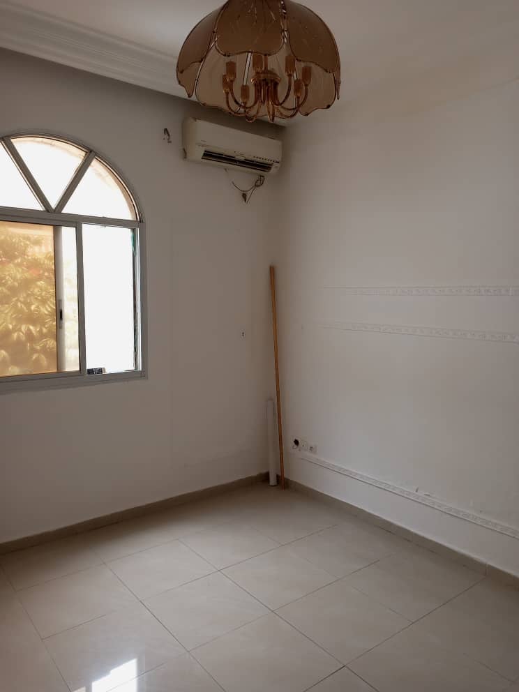 Apartment to rent - Yaoundé, Bastos, Golf - 1 living room(s), 1 bedroom(s), 1 bathroom(s) - 200 000 FCFA / month