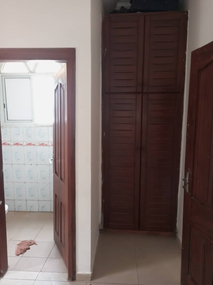 Apartment to rent - Yaoundé, Bastos, Golf - 1 living room(s), 1 bedroom(s), 1 bathroom(s) - 200 000 FCFA / month