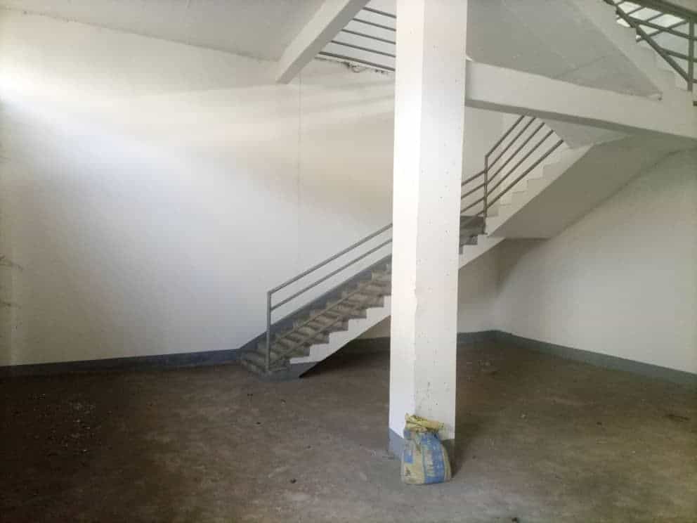 Warehouse to rent at Douala, Besseke, Besseke - 500 m2 - 2 000 000 FCFA