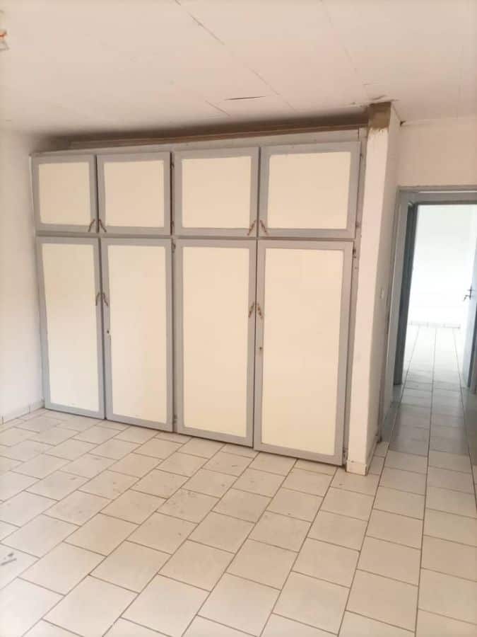 House (Villa) to rent - Douala, Bonapriso, Le bon Bonapriso - 1 living room(s), 4 bedroom(s), 3 bathroom(s) - 3 000 000 FCFA / month