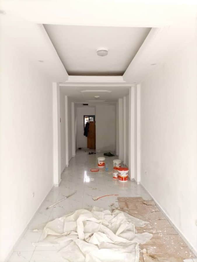 Shop to rent at Douala, Bonapriso, centre - 40 m2 - 350 000 FCFA