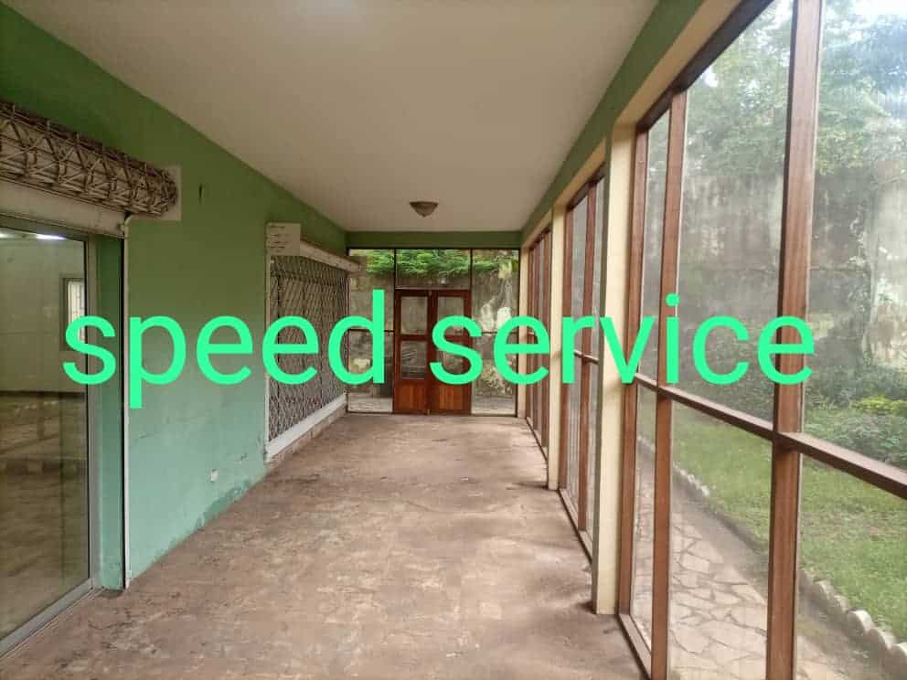 House (Villa) to rent - Yaoundé, Bastos, Bastos - 1 living room(s), 4 bedroom(s), 3 bathroom(s) - 2 500 000 FCFA / month