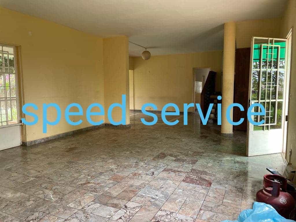Maison (Villa) à louer - Yaoundé, Bastos, Bastos - 1 salon(s), 4 chambre(s), 3 salle(s) de bains - 2 500 000 FCFA / mois