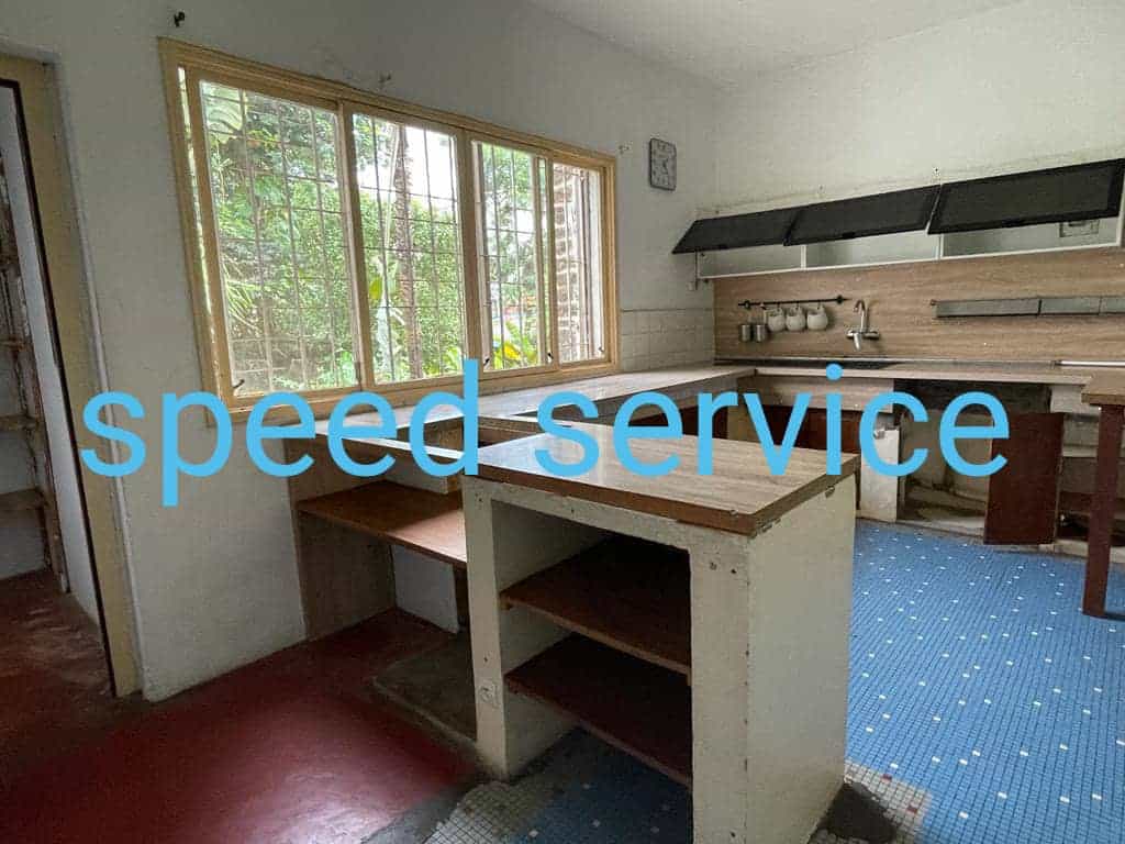 Maison (Villa) à louer - Yaoundé, Bastos, Bastos - 1 salon(s), 4 chambre(s), 3 salle(s) de bains - 2 500 000 FCFA / mois