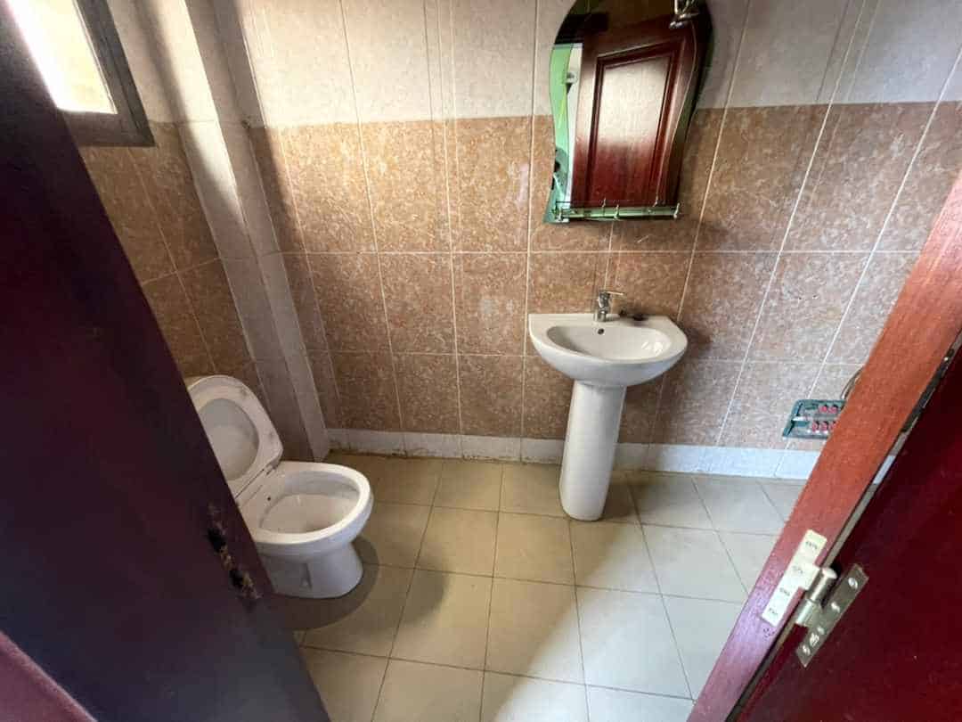Apartment to rent - Yaoundé, Bastos, Bastos - 1 living room(s), 3 bedroom(s), 3 bathroom(s) - 600 000 FCFA / month
