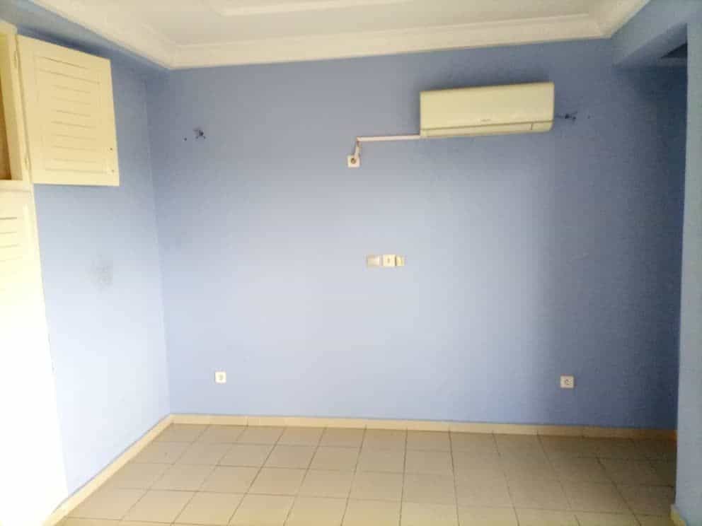 Apartment to rent - Douala, Bonapriso, Bonapriso - 1 living room(s), 2 bedroom(s), 1 bathroom(s) - 700 000 FCFA / month