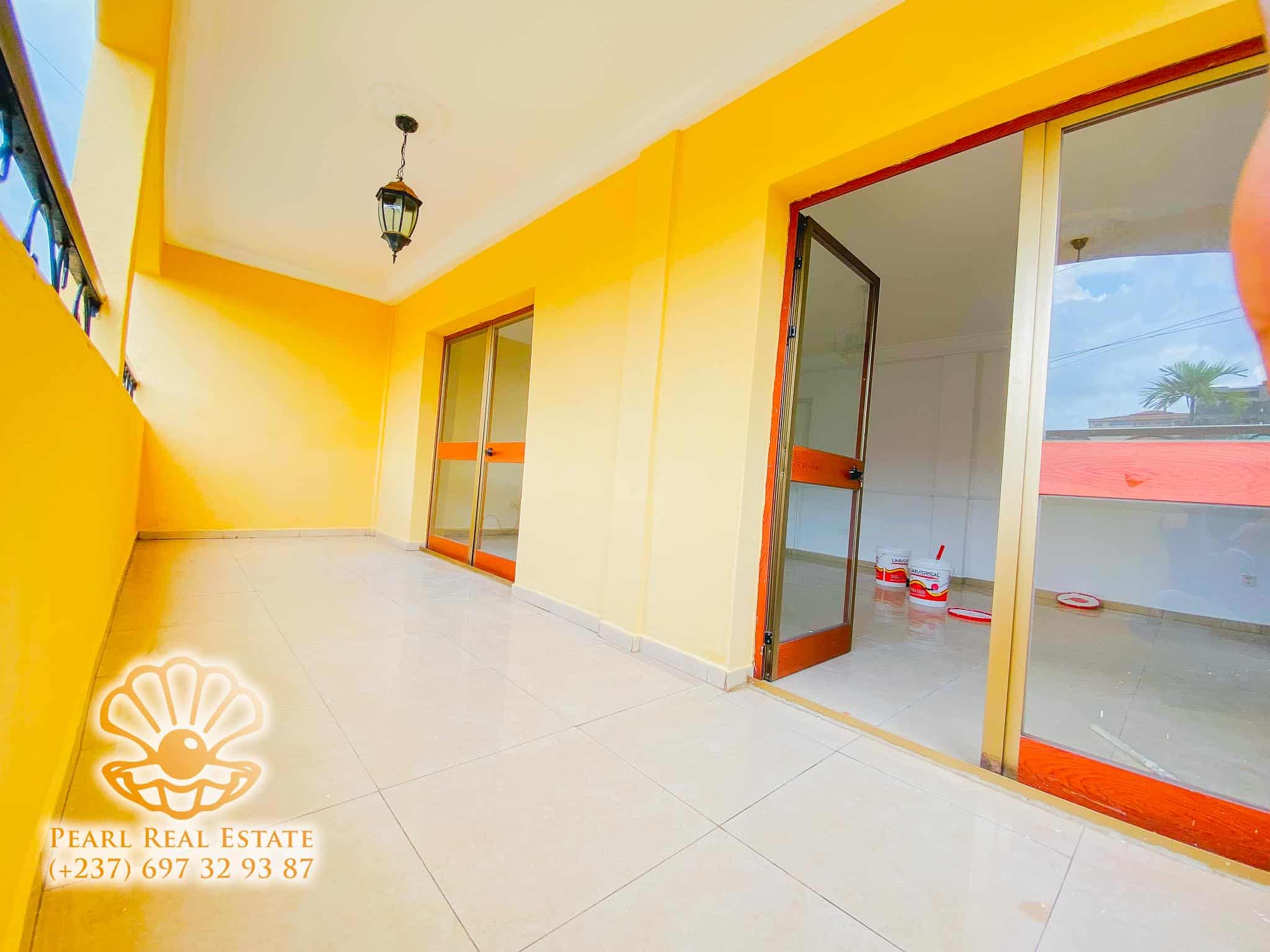 Apartment to rent - Yaoundé, Bastos, Palais des congrès - 1 living room(s), 3 bedroom(s), 2 bathroom(s) - 450 000 FCFA / month