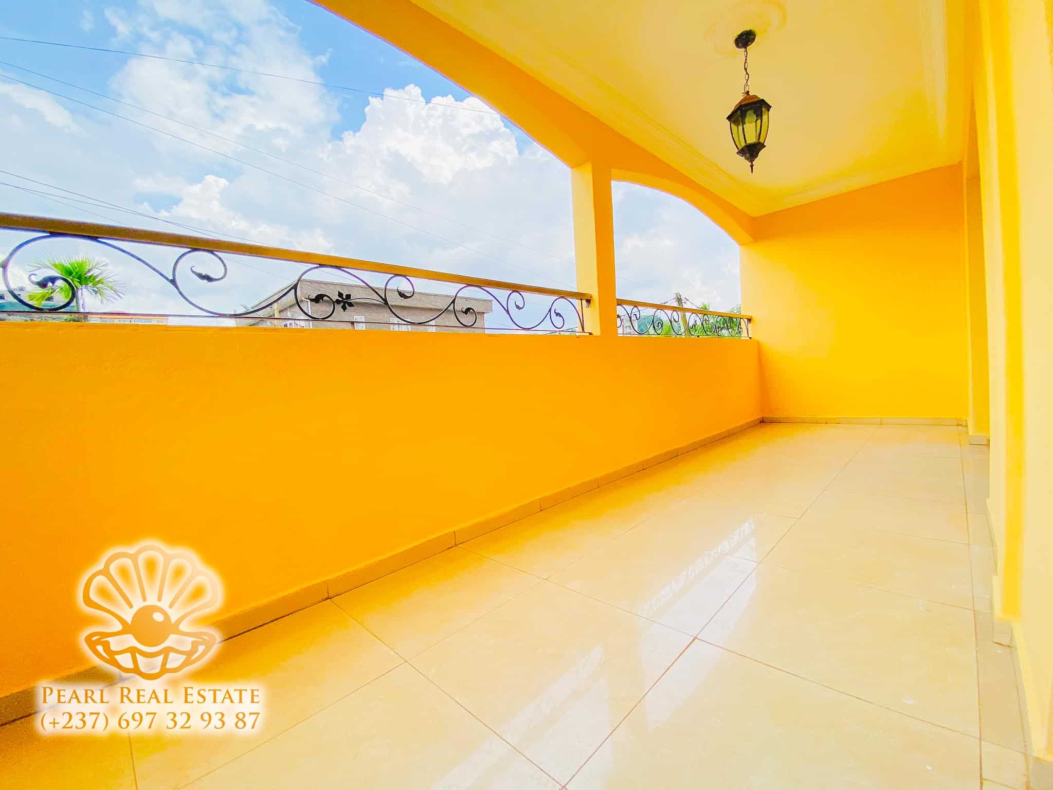 Apartment to rent - Yaoundé, Bastos, Palais des congrès - 1 living room(s), 3 bedroom(s), 2 bathroom(s) - 450 000 FCFA / month