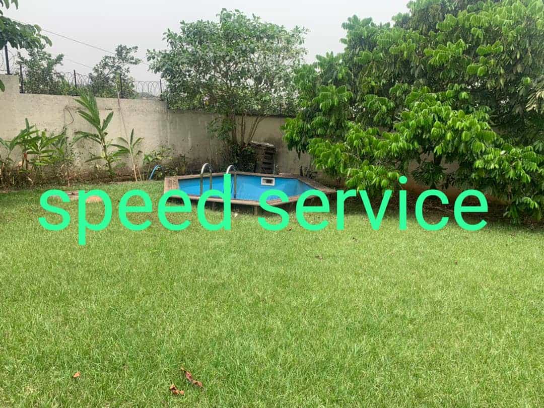 Maison (Villa) à louer - Yaoundé, Bastos, Bastos - 1 salon(s), 4 chambre(s), 4 salle(s) de bains - 2 000 000 FCFA / mois